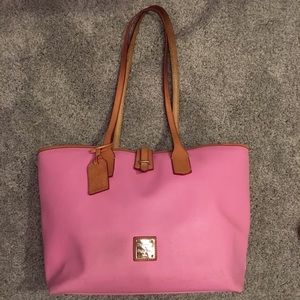 ⬇️$75 Dooney & Bourke Bright Pink Laptop Bag